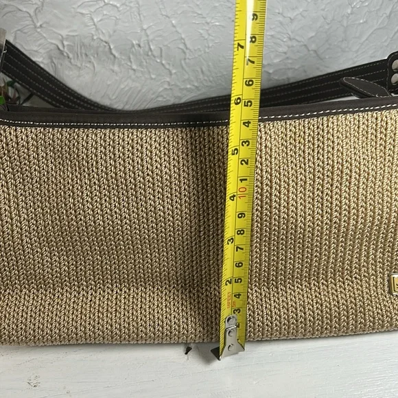 The SAK Tan and Brown Knit Leather Shoulder Bag w/ Hang Tag Leather Pad Bottom - Picture 11 of 16